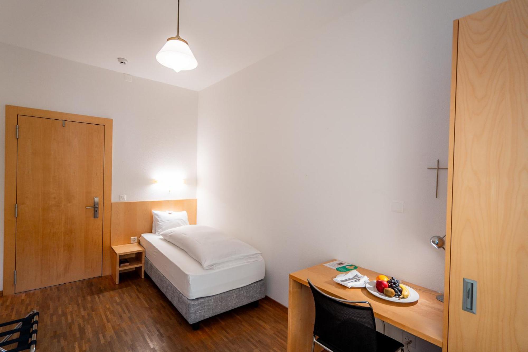 Hotel Haus Schoenstatt Contactless-Check-In Бриг Екстер'єр фото